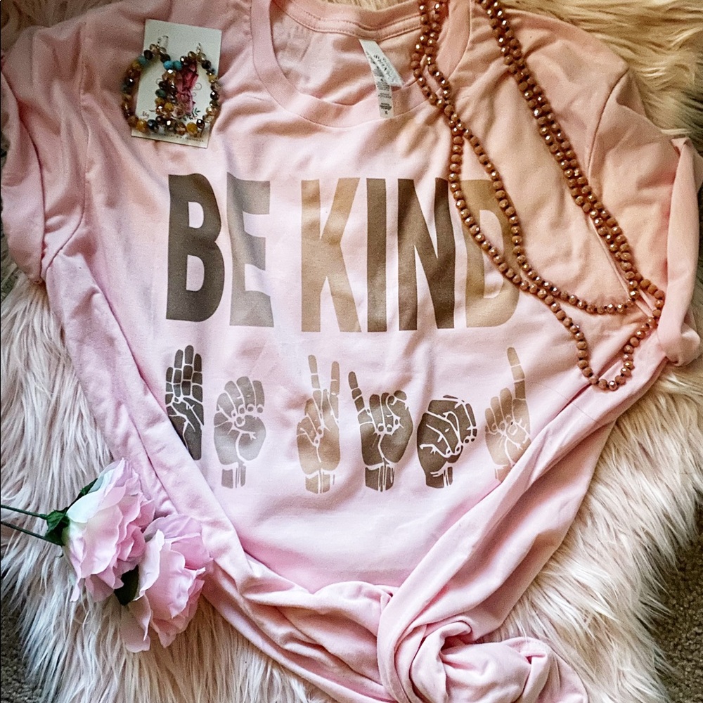 🚨BE KIND TEE LAST ONE LEFT!🚨